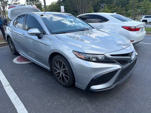 Used 2024 Toyota Camry SE FWD image 9