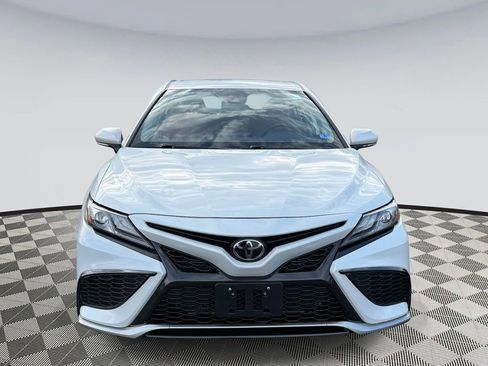Used 2022 Toyota Camry XSE image 6