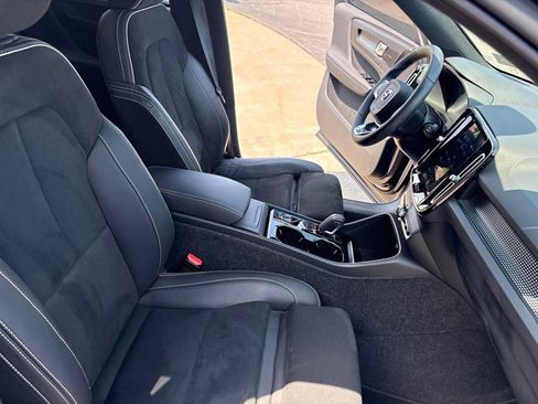 Used 2022 Volvo XC40 T5 R-Design w/ Advanced Package AWD/4WD image 35