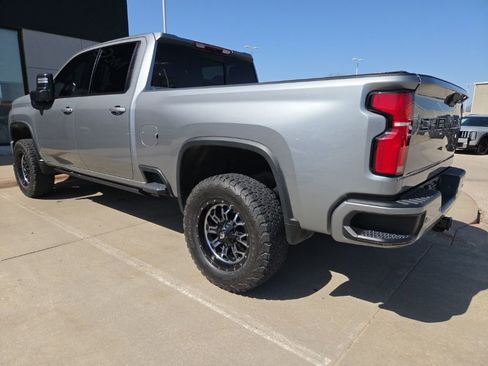 Used 2024 Chevrolet Silverado 2500 LTZ w/ LTZ Plus Package AWD/4WD image 3