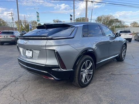 New 2024 Cadillac Lyriq Luxury image 5
