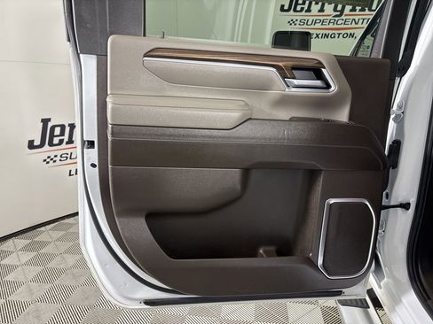 Used 2024 Chevrolet Silverado 3500 LT image 19