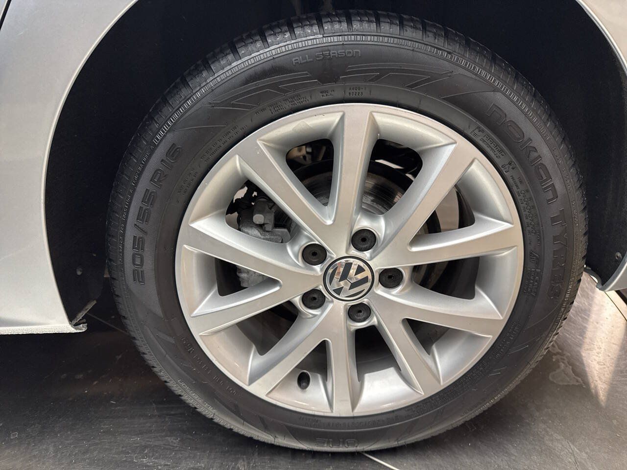 Used 2013 Volkswagen Jetta SE FWD image 29