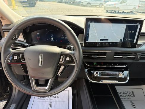 Used 2023 Lincoln Corsair AWD w/ Equipment Group 101A image 19