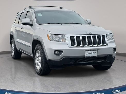 Used 2011 Jeep Grand Cherokee Laredo w/ Security & Convenience Group image 3