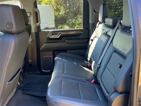 Used 2024 Chevrolet Silverado 2500 LTZ image 9