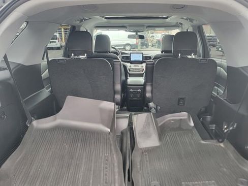 Used 2020 Ford Explorer XLT w/ Equipment Group 202A image 8
