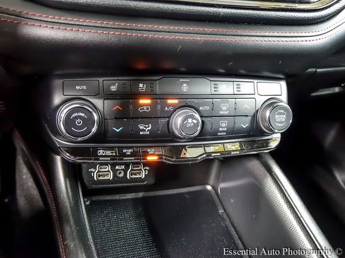 Used 2023 Dodge Durango GT AWD/4WD image 19