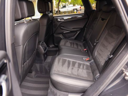 Used 2021 Porsche Macan AWD/4WD image 41
