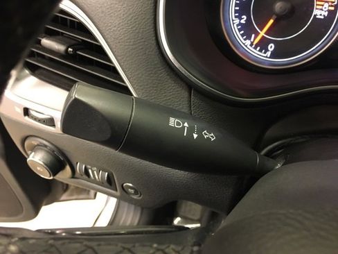 Used 2020 Jeep Cherokee Latitude Lux w/ Comfort/Convenience Group image 31