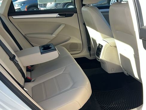 Used 2019 Volkswagen Passat 2.0T Wolfsburg image 15