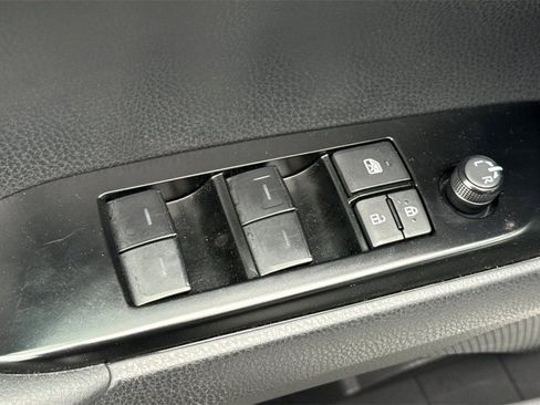 Used 2025 Toyota Camry SE image 17