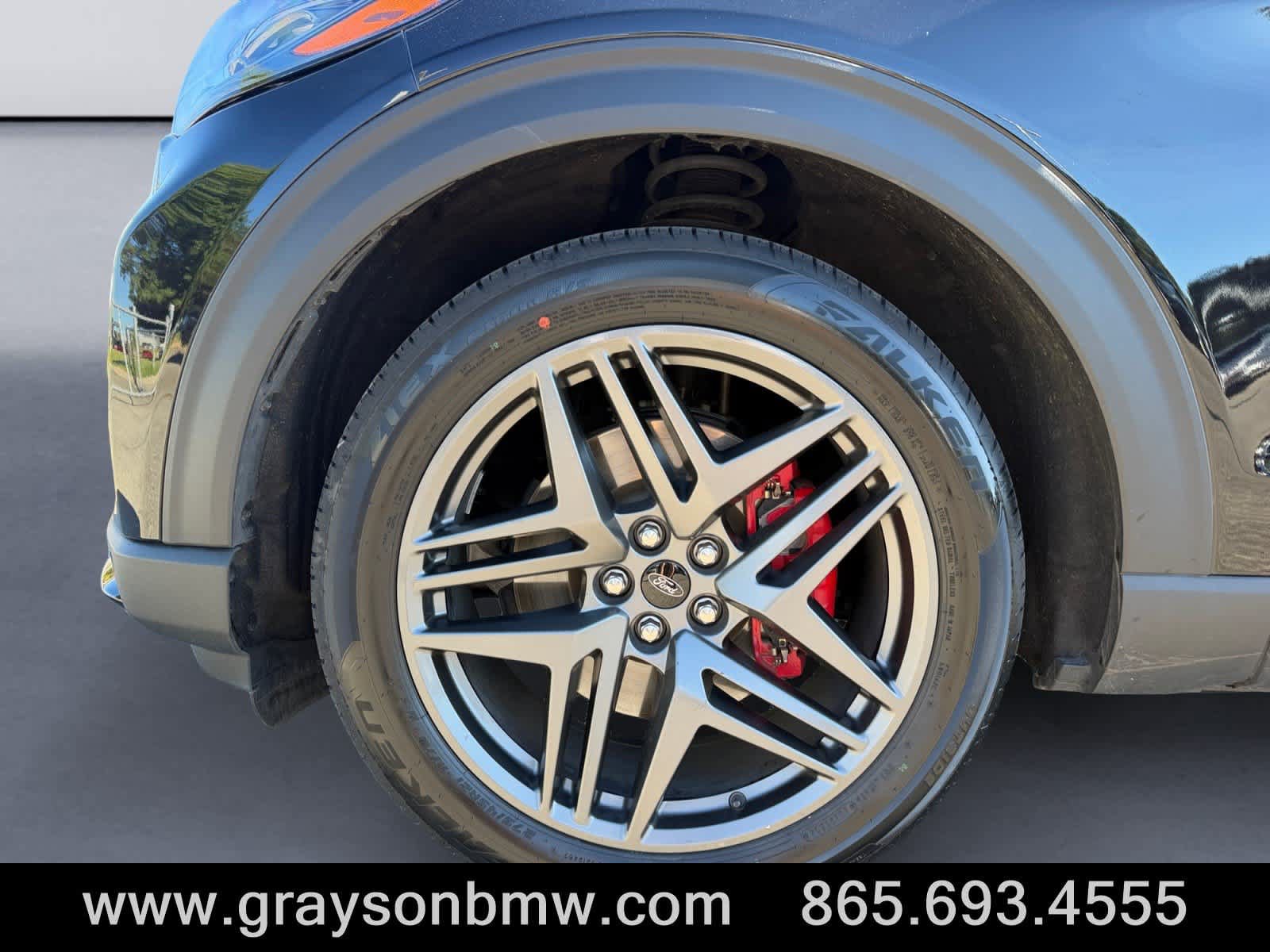 Used 2025 Ford Explorer ST w/ Sun And Sound Package AWD/4WD image 9