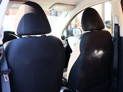 Used 2012 Nissan Versa SV image 31