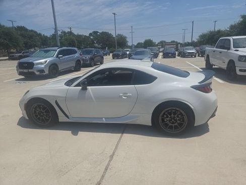 Used 2023 Toyota GR86 Premium RWD image 5