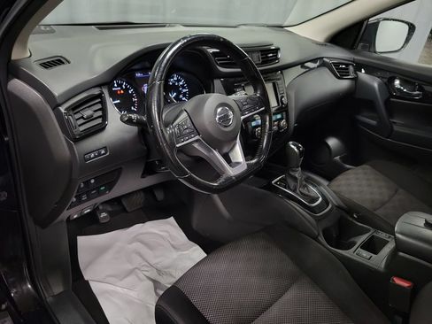 Used 2020 Nissan Rogue Sport SV w/ All-Weather Package AWD/4WD image 17