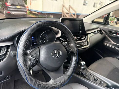 Used 2020 Toyota C-HR LE FWD image 10