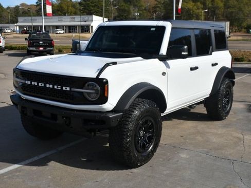 Used 2024 Ford Bronco Wildtrak image 1