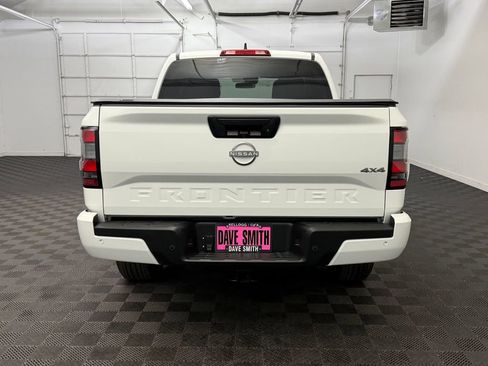 Used 2025 Nissan Frontier SV AWD/4WD image 10