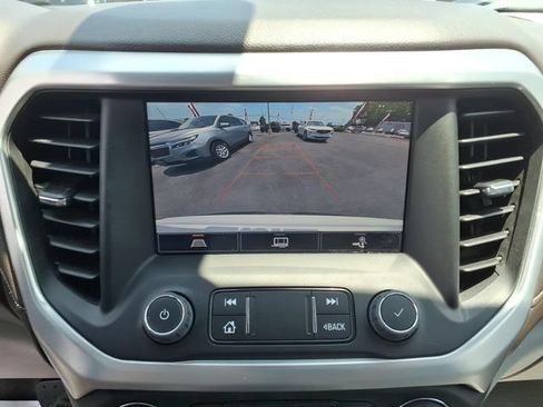Used 2023 GMC Acadia SLT w/ Preferred Package FWD image 13