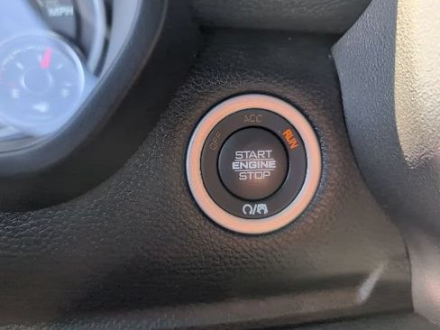 Used 2022 RAM 1500 Laramie AWD/4WD image 36