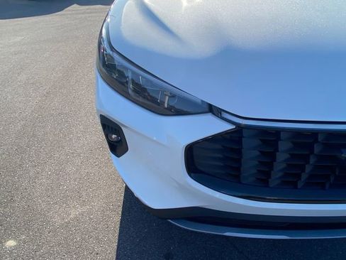 New 2025 Ford Escape SE w/ PHEV Premium Package image 9