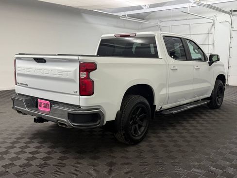 Used 2022 Chevrolet Silverado 1500 LT AWD/4WD image 9