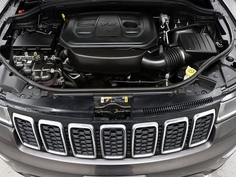 Used 2021 Jeep Grand Cherokee Limited AWD/4WD image 31