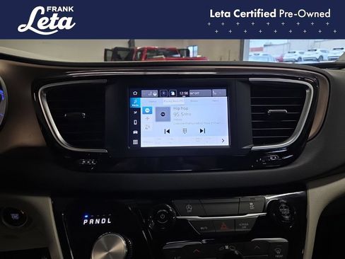 Used 2023 Chrysler Voyager LX FWD image 10