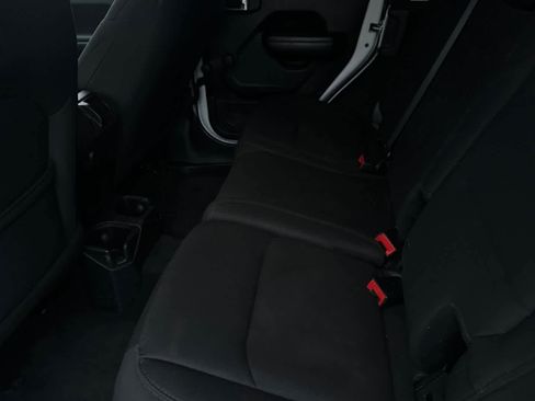 Used 2018 Jeep Wrangler Unlimited Sport image 5