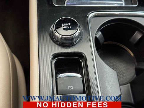 Used 2022 Lincoln Corsair AWD w/ Premium Package image 33