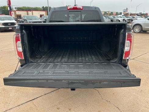 Used 2021 GMC Canyon Denali image 4