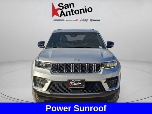 New 2025 Jeep Grand Cherokee Laredo X RWD image 3