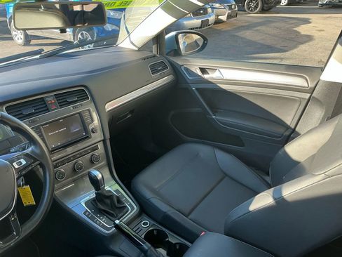 Used 2017 Volkswagen Golf Alltrack S image 25
