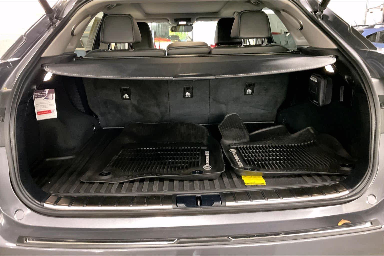 Used 2022 Lexus RX 450h AWD w/ Luxury Package image 35