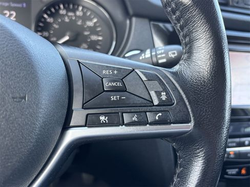 Used 2018 Nissan Rogue SL image 36