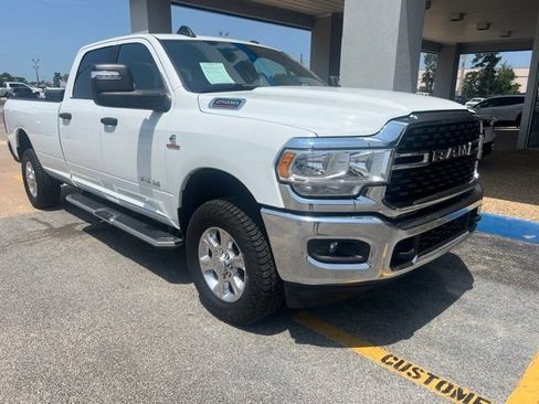 Used 2024 RAM 2500 Big Horn AWD/4WD image 2