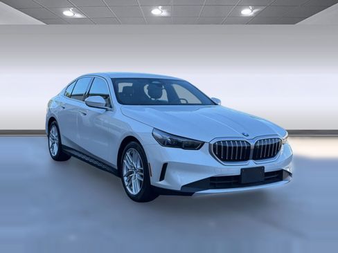 Certified 2025 BMW 540i xDrive AWD/4WD image 7