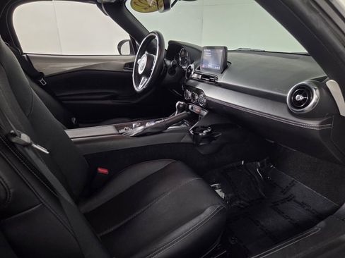 Used 2022 MAZDA MX-5 Miata Grand Touring RWD image 31