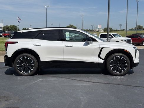 New 2025 Chevrolet Blazer EV RS image 8