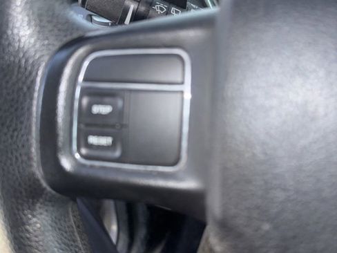 Used 2016 Dodge Grand Caravan SXT FWD image 17