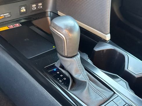 Used 2025 Toyota Camry SE FWD image 13