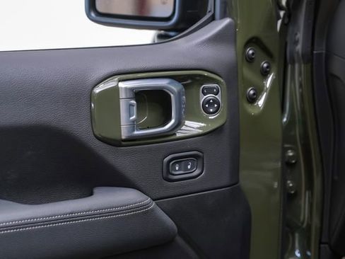 Used 2024 Jeep Wrangler Unlimited Rubicon 392 image 96