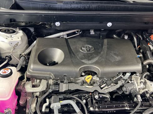 Used 2025 Toyota RAV4 XLE AWD/4WD image 29