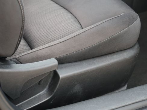 Used 2024 Nissan Altima 2.5 SV FWD image 29