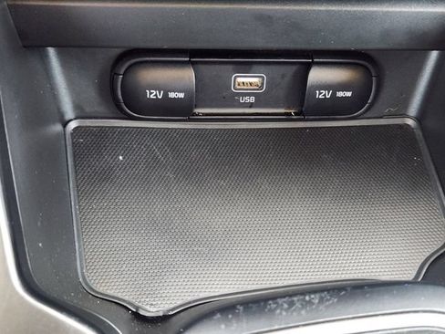 Certified 2025 Kia Soul LX w/ LX Technology Package FWD image 20