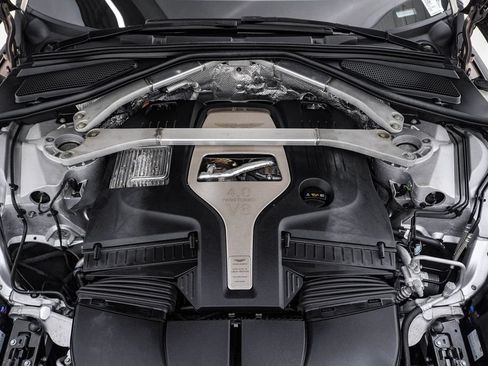 Used 2023 Aston Martin DBX AWD/4WD image 31