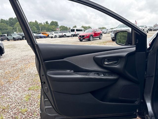 Used 2021 Nissan Murano S AWD/4WD image 23