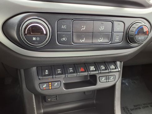 Used 2021 Chevrolet Colorado ZR2 image 8