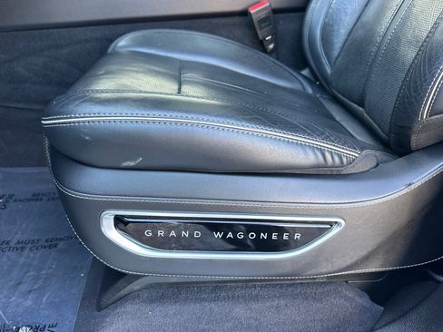 Used 2023 Jeep Grand Wagoneer Series II AWD/4WD image 13